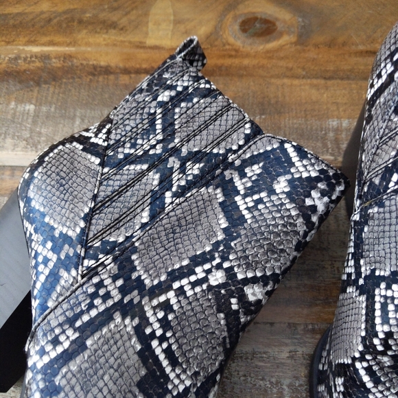 🆕🌿SNAKEPRINT BOOTIES🌿 - Picture 6 of 12